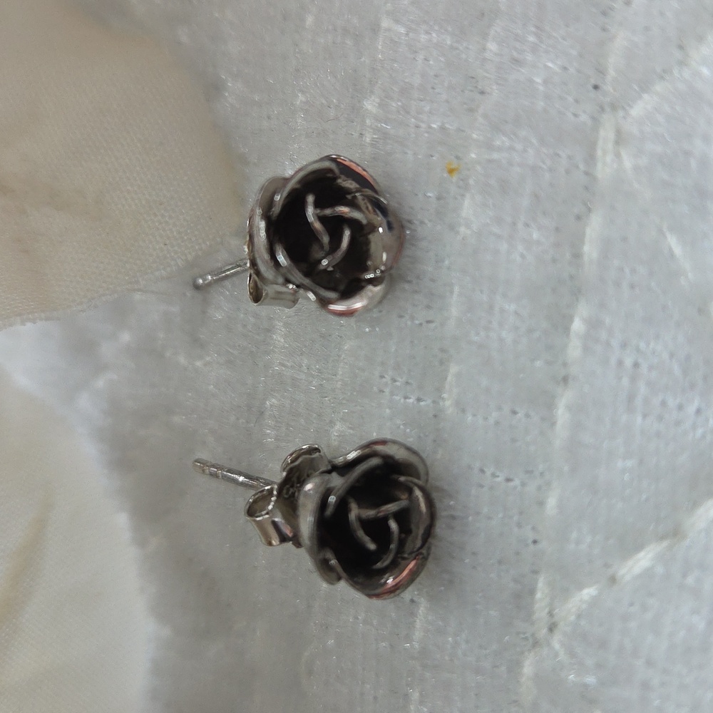 Chic Silver Rosebud Earrings